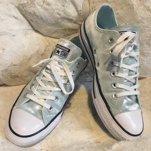 Today only 11/29 sale! CONVERSE WOMENS SNEAKER